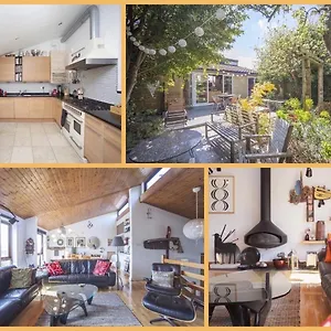  Holiday home ※ Relaxing Home- Parking & Gorgeous Gardens