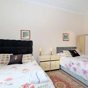 Grand Mansion 9 Beds Sleeps 17 Parking - Groups , Aberdeen United Kingdom